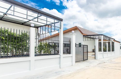 Sam Wa Tawan Ok Hotel | Tonsoi Hathairat