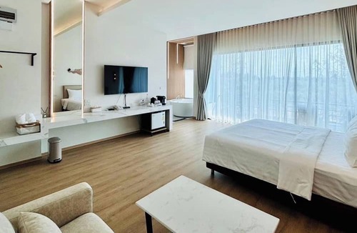 Ratchaburi Hotel | Rock Resort