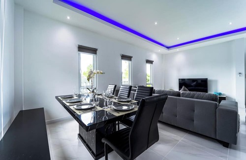 Khao Tao Villa | Modern Pool Villa with 5 Bedrooms - EDO