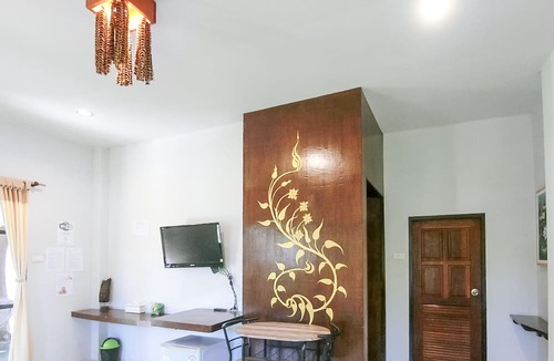 Ban Pong Hotel | Aura Park Resort