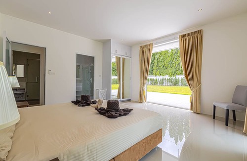 Khao Tao Villa | Amazing 6 Bedroom Pool Villa ED60