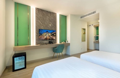 Ban Pong Hotel | Nine River Hotel