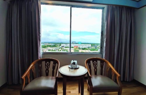 Makham Tia Hotel | Diamond Plaza Hotel Suratthani