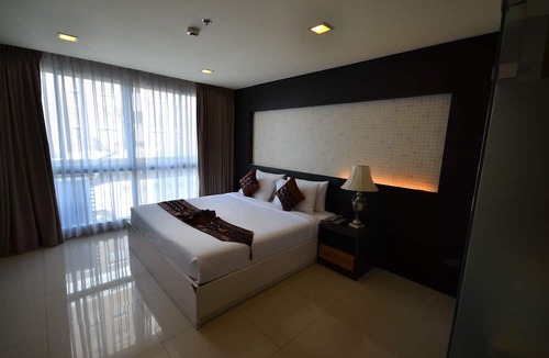 Nong Bon Hotel | Solace @ Srinakarin