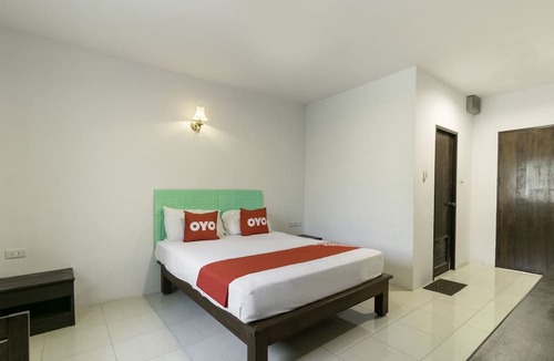 Sattahip Hotel | OYO 75392 Phachuen Resort