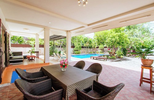 Nong Prue Villa | Private Residence Hosted by Sasithorn