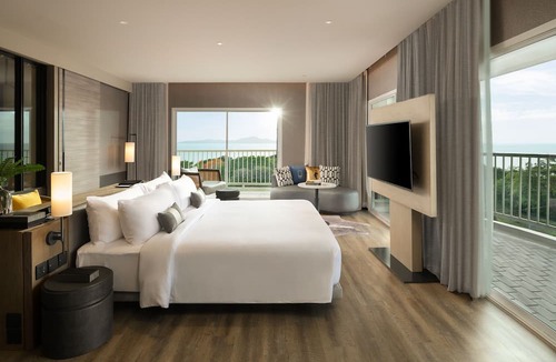 Pratumnak Hill Hotel | Cross Pattaya Pratamnak