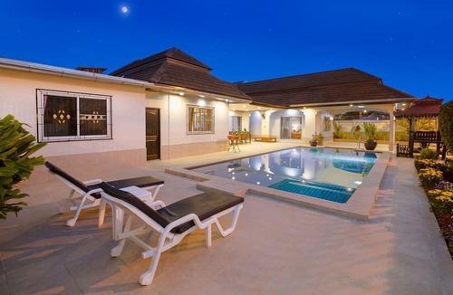 South Pattaya House | holiday home "Villa Bos" with 5 bedrooms