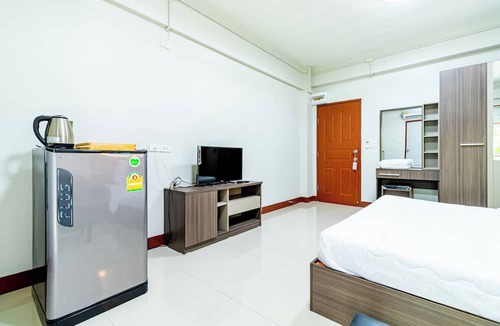 Chom Thong Hotel | Tree Place by Zuzu