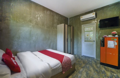 Lat Krabang Hotel | OYO 808 Kawin Home