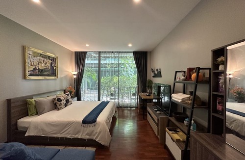 Bang Na Hotel | PomPom Home