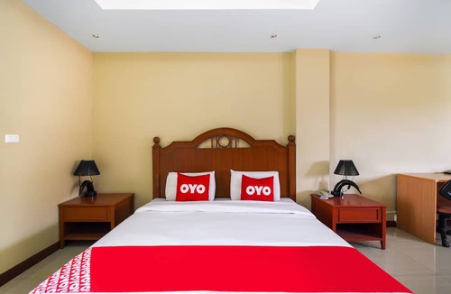 Nakhon Chai Si Hotel | OYO 762 Chompoo