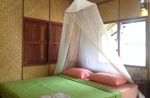 Chaloklum Hotel | Malibu Beach Bungalows