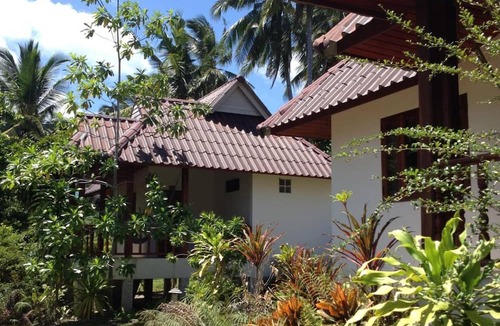 Chaloklum Hotel | Malibu Beach Bungalows