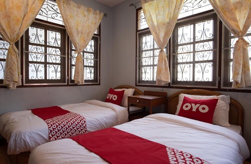 Bang Len Hotel | OYO 402 Raknatee Resort