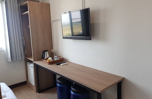 Khlong Sam Prawet Hostel | Sleep To Fly Hotel & Hostel
