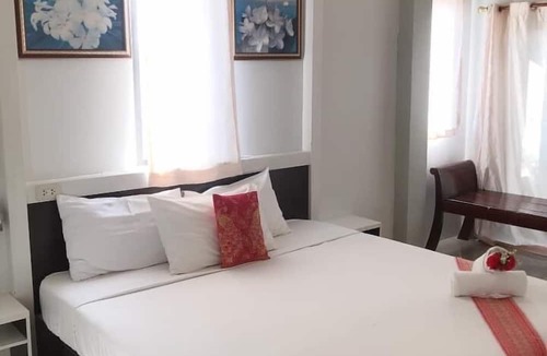 Phon Hotel | Seth-Thee Residence