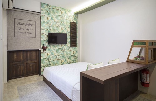 Khlong Ton Sai Hotel | Foodotel