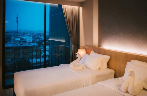 Bang Na Hotel | 56 Hotel Sukhumvit