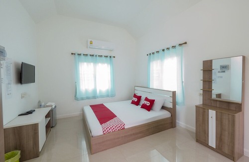 Dan Makham Tia Hotel | OYO 75339 Full Frame Resort