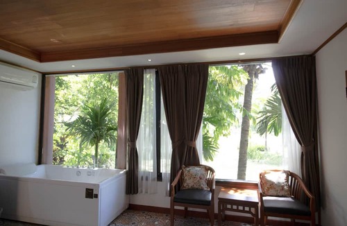 Ban Pong Hotel | Royal Train Garden Resort