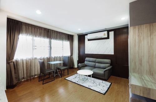 Nong Pa Khrang Hotel | OYO 995 Blue Cafe Apartment