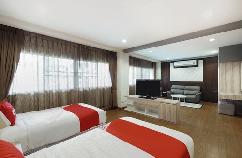 Nong Pa Khrang Hotel | OYO 995 Blue Cafe Apartment