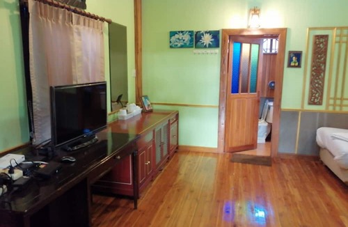 Phayuha Khirim House | Nang Phraya Resort
