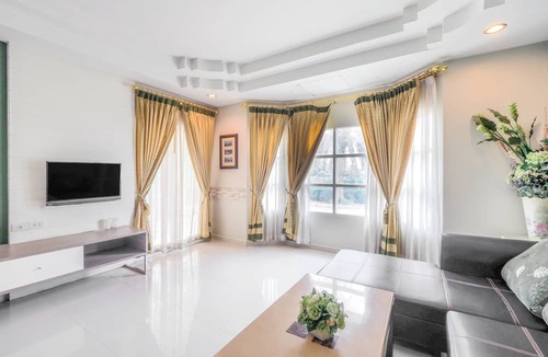 Suphan Buri Hotel | OYO 926 Sydney Resort