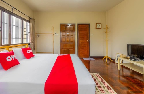 Anusawari Hotel | OYO 941 Chom's House at Sapanmai