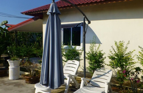 Phen Apartment | 2 Double Bedroom Pool Apartment With Extensive Kitchen Dining Room Wi-fi Aircon