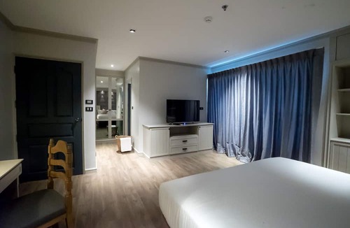 Ekkamai Apartment | Glamorous Peaceful Apt 2br 2ba Centre Wparkin 7 Mins to Bts Free Wifi