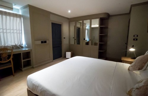 Ekkamai Apartment | Glamorous Peaceful Apt 2br 2ba Centre Wparkin 7 Mins to Bts Free Wifi