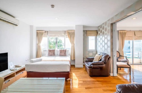 Chong Nonsi Hotel | Nara Suite Residence Bangkok