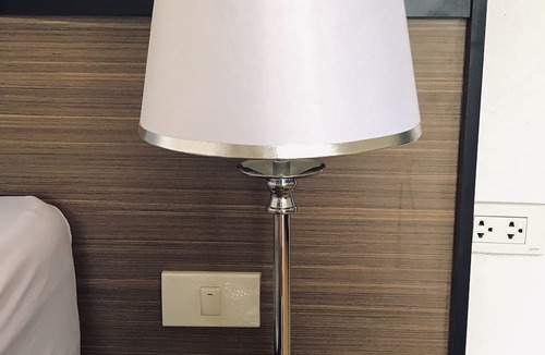 Chom Thong Hotel | Smile Place