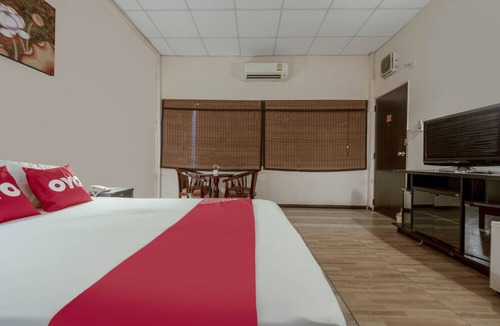 San Chao Pho Suea Hotel | OYO 1089 Baan Boran