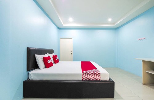 Bang Pla Soi Hotel | OYO 622 Sixsense Hotel
