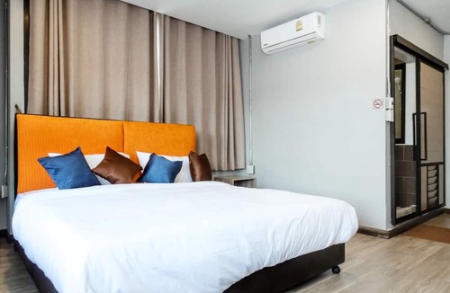 Nakhon Si Thammarat Hostel | Full Moon' House - Hostel