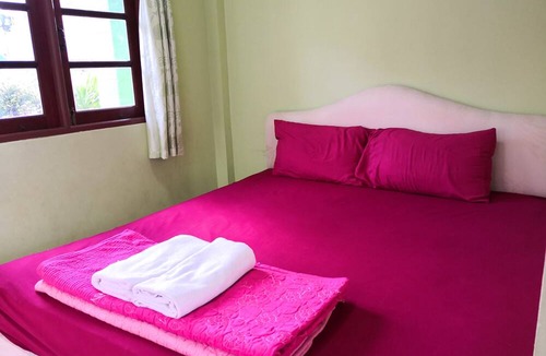 Phon Charoen Hotel | Turfan Hotel and Tigger Park