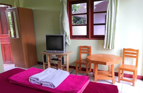 Phon Charoen Hotel | Turfan Hotel and Tigger Park