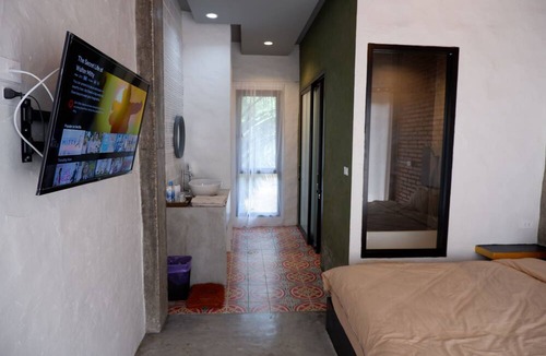 Phunphin Hotel | Black Elephant Boutique