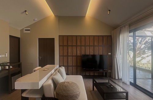 Cha-am Hotel | Triple Tree Beach Resort