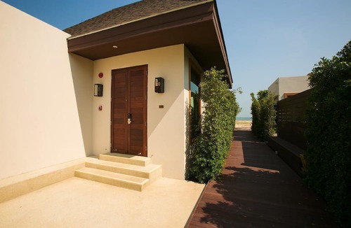 Cha-am Hotel | Triple Tree Beach Resort