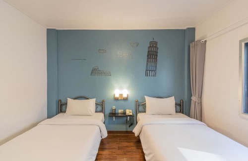 Bang Rak Hotel | Intown Residence