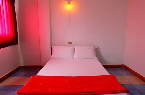 Talat Hotel | Thairungruang Backpackers Suratthani