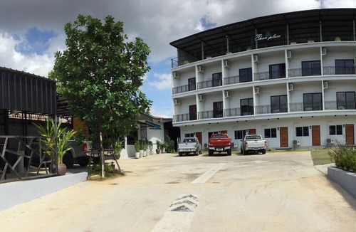 Chok Chai Hotel | Chan place Hotel