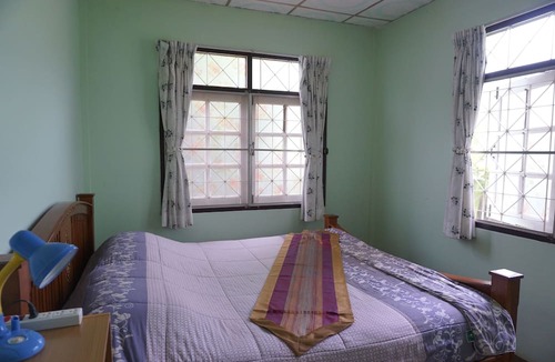 Makham Tia House | Garden Homestay Suratthani
