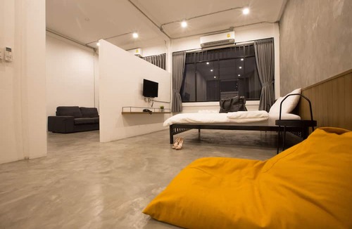 Bang Khun Phrom Hostel | Lost Inn BKK