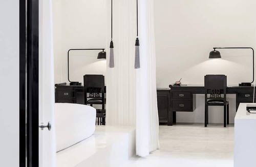 Chaweng City Center Hotel | The Secret Pool Villas By The Library
