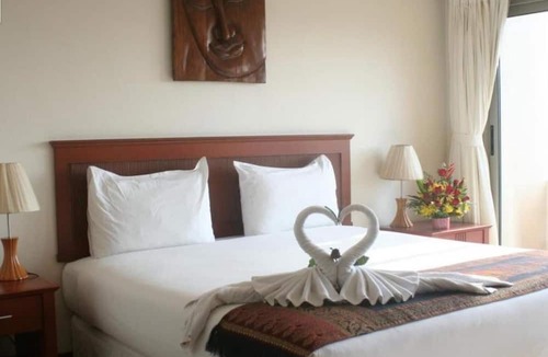 Nanai Road Hotel | Palmview Resort